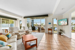 HALYCON HOUSE, Banksia Beach